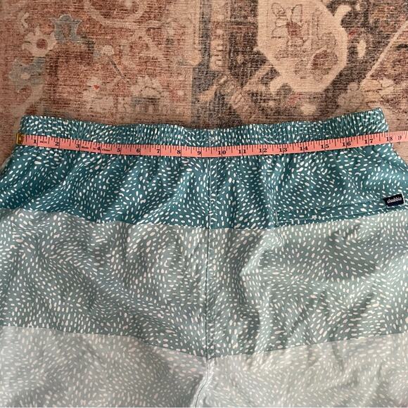 Chubbies The Whale Shark Classic Swim Trunks 5.5” XXL - Picture 9 of 11